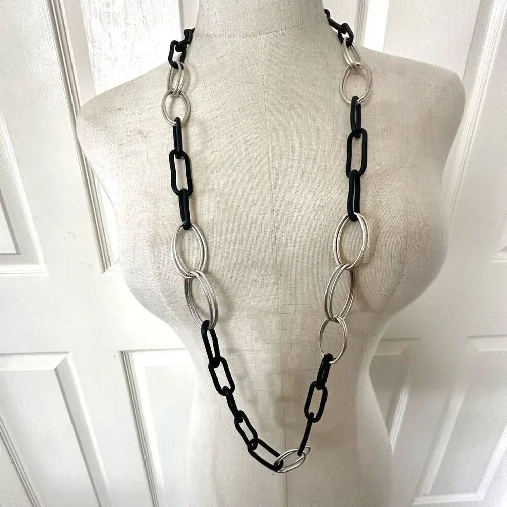 Chico's Centerstage navy and silver tone link necklace NWT